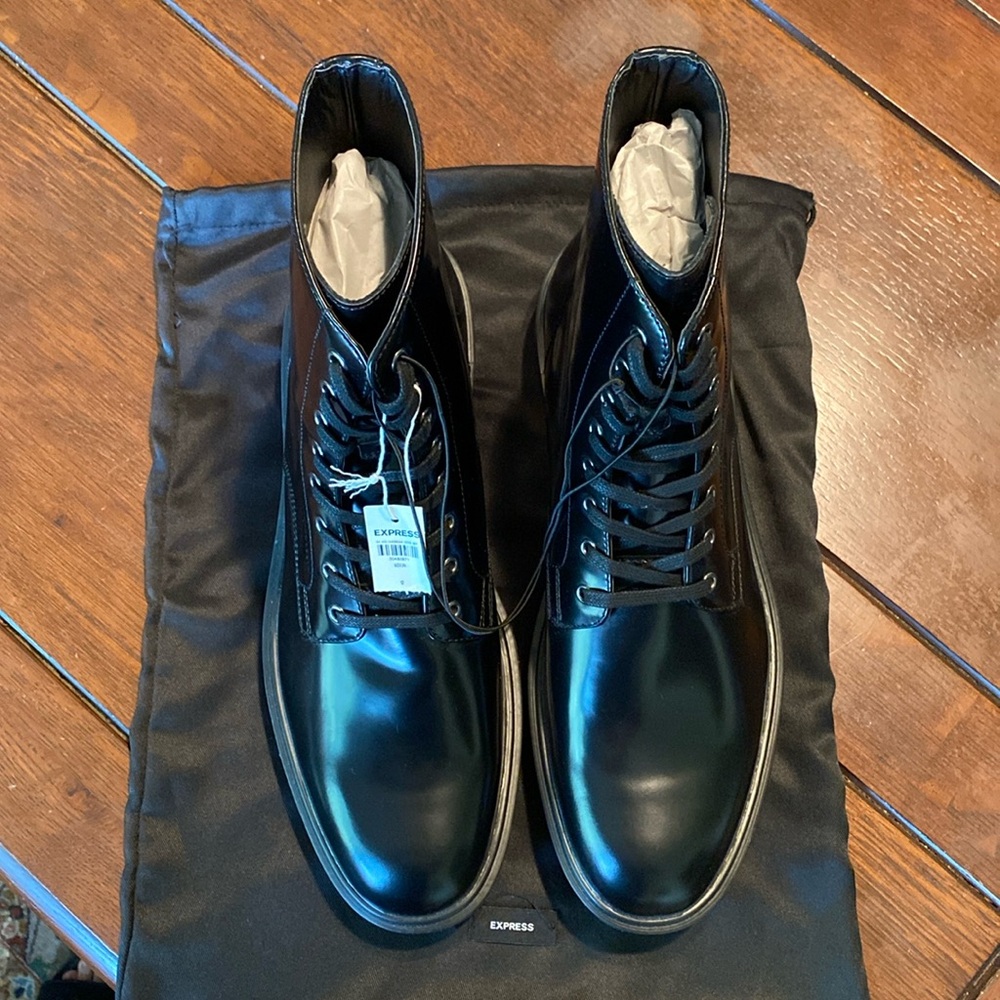 EXPRESS Men’s Patent Leather Boot